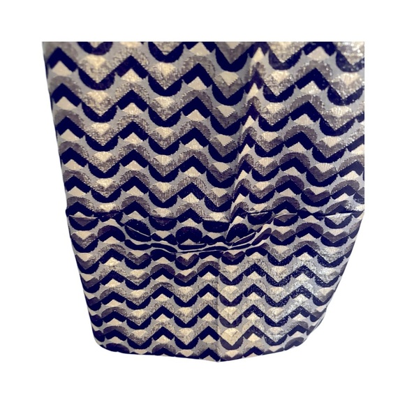 Trina Turk -The Banshee pant cropped bootcut dress pant in metallic jacquard. - Picture 12 of 15